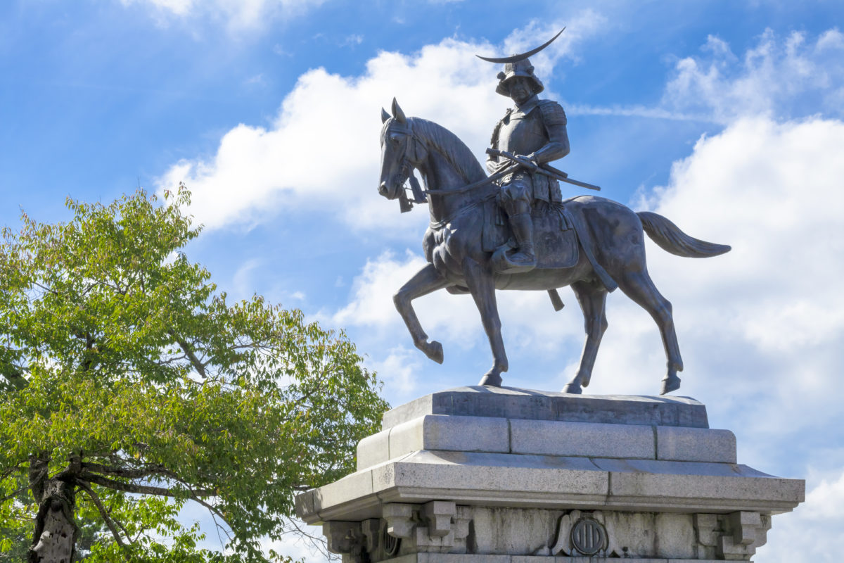 仙台の青葉城址にある伊達政宗の騎馬像の写真