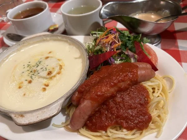 イタリアンレストランチロルの料理の写真