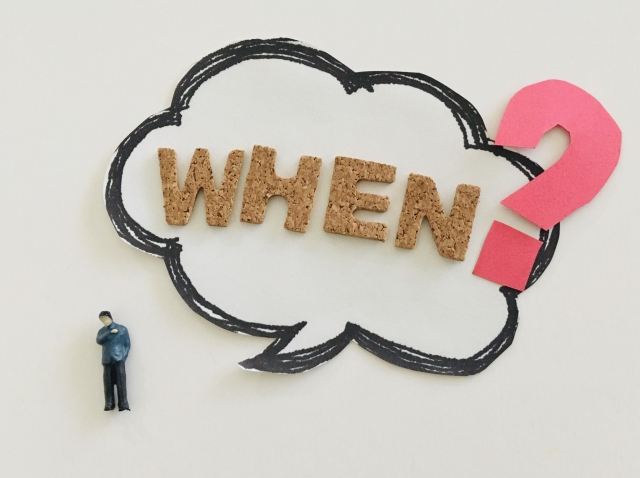 ハテナと吹き出しマークのイラスト